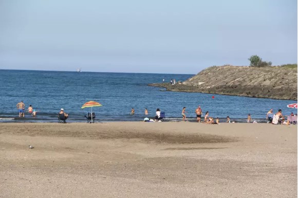 Samsun’da ekim ayında güneşi gören denize koştu