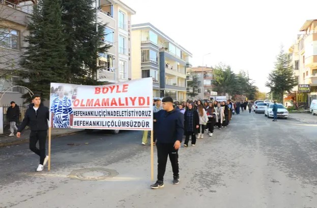 15 yaşındaki çocuğu alkollü sürücü hayattan kopardı: Sürücü tahliye edilince vatandaşlar adalet eylemi yaptı