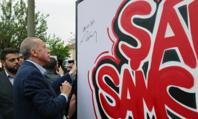 Erdoğan’ın imzaladığı Samsunspor grafitisi İl Başkanlığında yerini alacak
