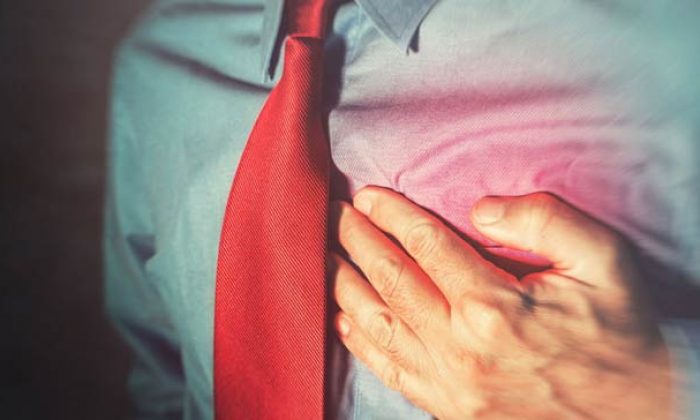 Göğüs ağrım var kalp krizi mi geçiriyorum?