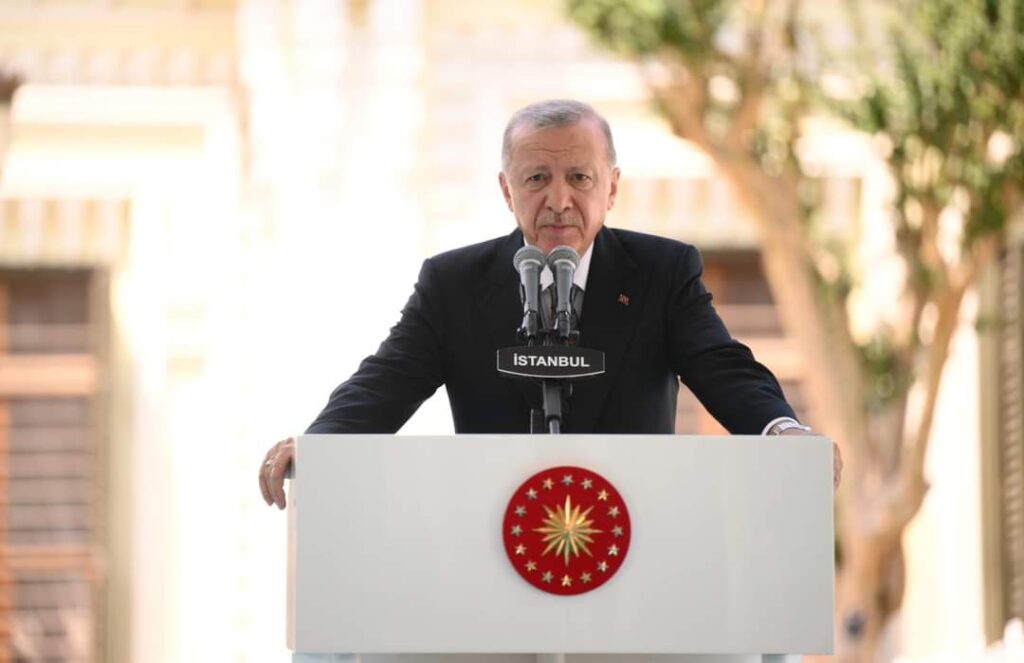 Erdoğan: Kalleş suikastı şiddetle kınıyor ve lanetliyorum