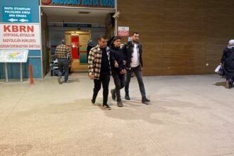 FIRARI HUKUMLU CALINTI MOTOSIKLETLE YAKA 989971 293734