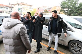 GELININI YARALAYIP ONUN KIZ KARDESINI O 1051005 311884