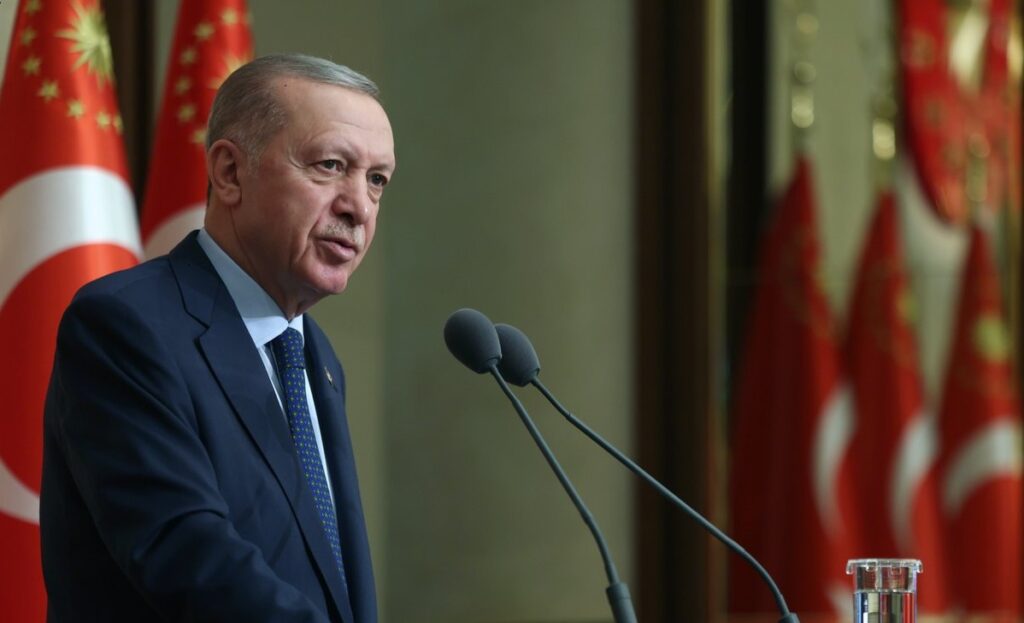 Erdoğan: Halkla araya mesafe koymanın bizim siyaset geleneğimizde yeri yoktur