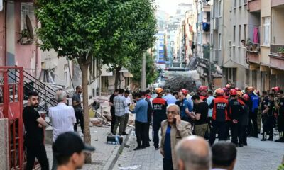 İstanbul’da bir bina çöktü