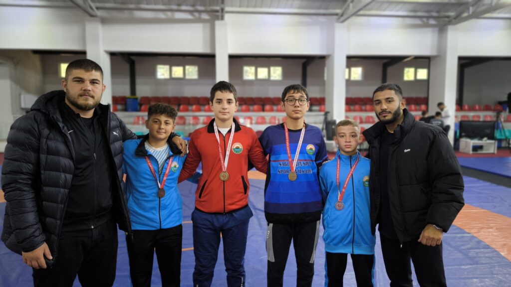 İlkadım Belediyesi Güreş Takımı Şampiyon Oldu