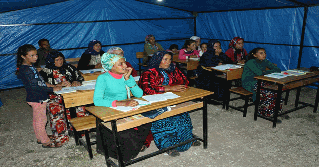 Gündüz çiftçi, akşam öğrenci