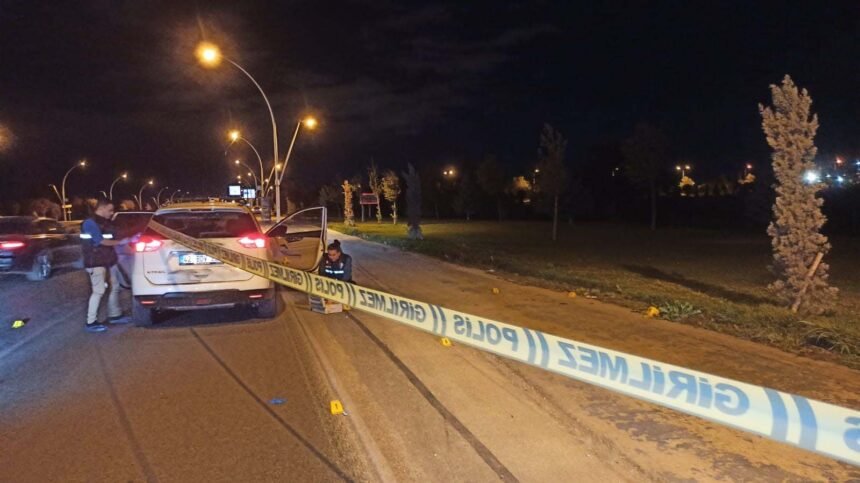 HAVALIMANINA GIDERKEN OTOMOBILLE ONU KES 920178 273456