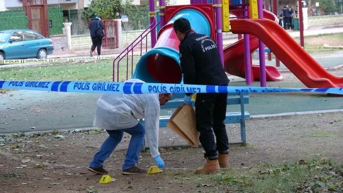 Husumetli ailelerin parktaki silahlı kavgasında 2 çocuk saçmaların hedefi oldu