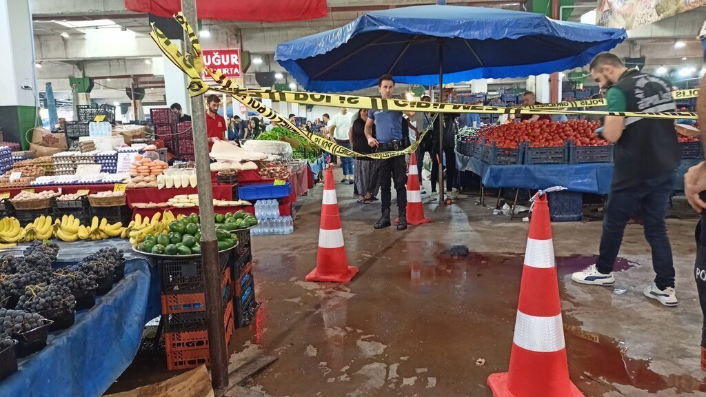 HUSUMETLISINI PAZAR ALANINDA BICAKLADI 411654 114392 scaled