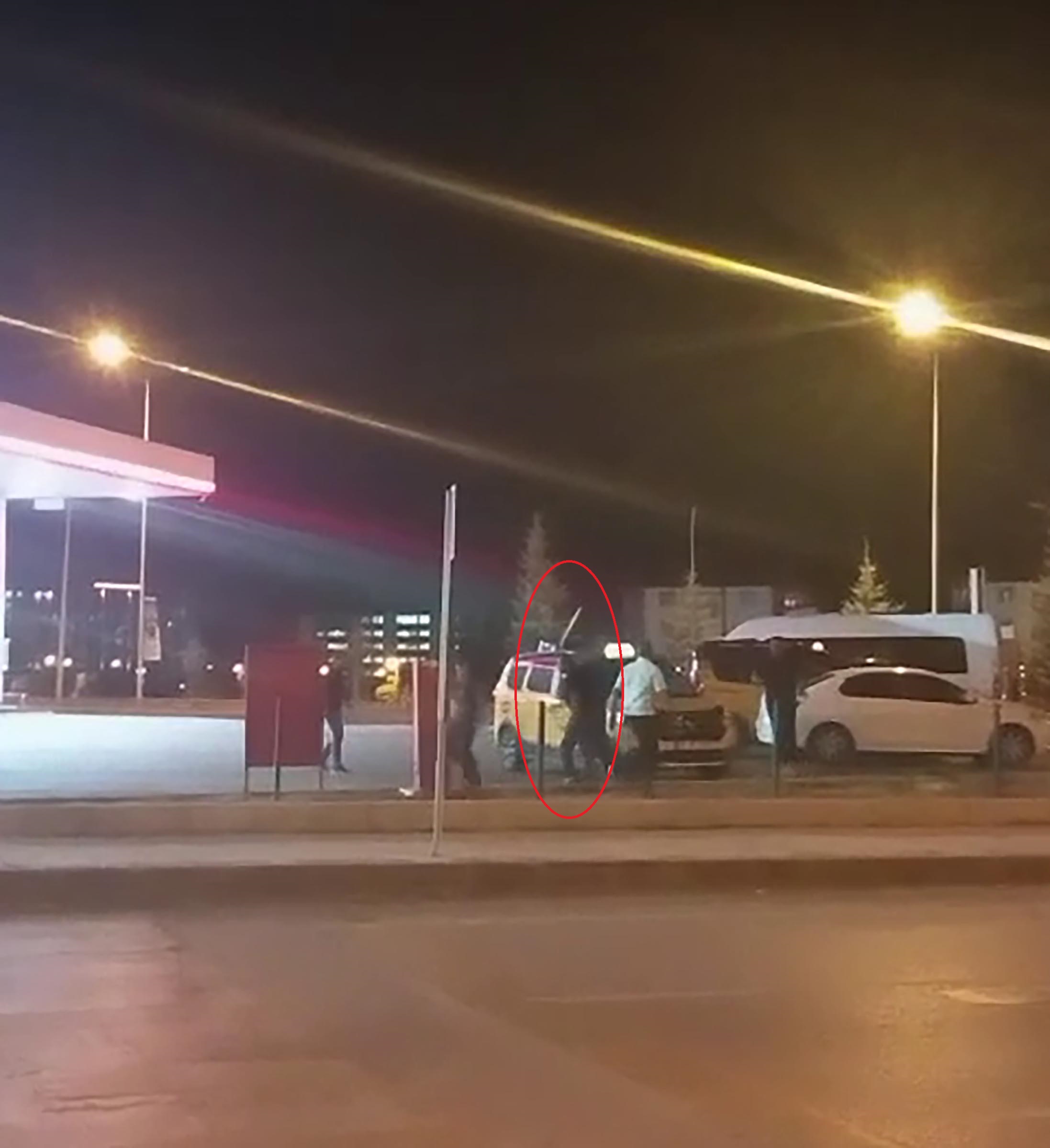 IKI AILENIN ALTIN BORCU KAVGASI 4 YAR 903282 268351