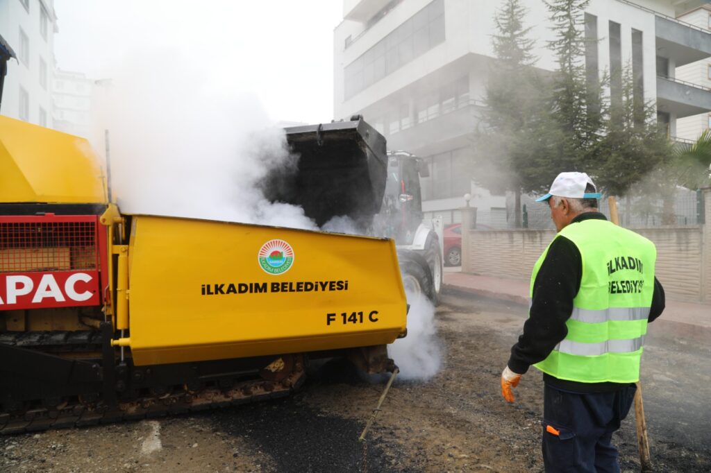 İlkadım’da asfalt çalışmaları devam ediyor