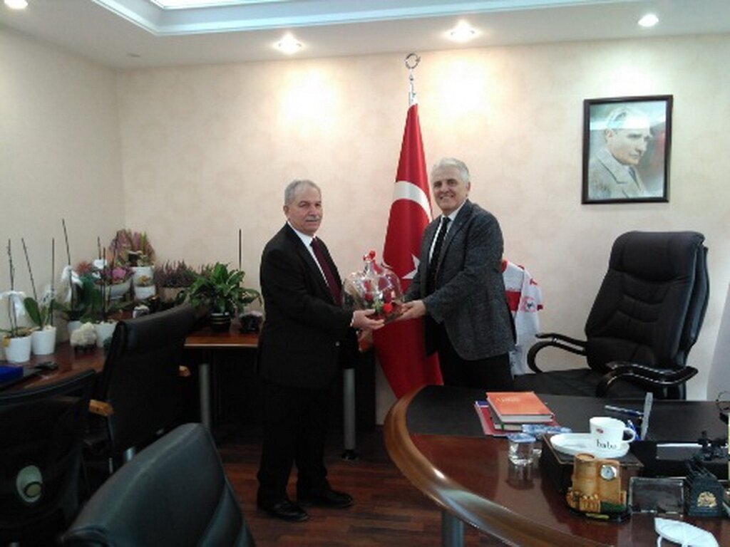 ILKADIM BELEDIYESI SAGLIK CALISANLARINI UNUTMADI