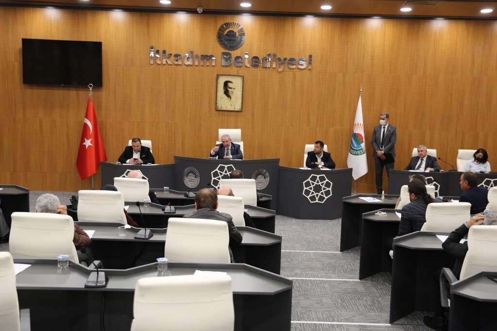 ILKADIM MECLISI MUSTAFA KEMAL ATATURKU SAYGI SEVGI VE RAHMETLE ANDI