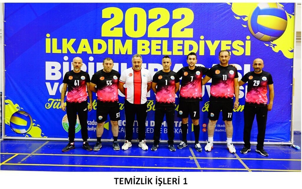 ILKADIMDA BIRIMLER ARASI VOLEYBOL TURNUVASI TUM HIZIYLA DEVAM EDIYOR