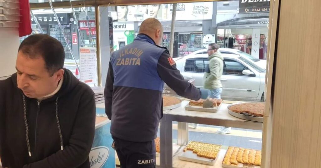 İlkadım’da zabıta ekipleri pasta, tatlı, simit ve unlu gıda mamulü üreticilerine yönelik denetim gerçekleştirdi