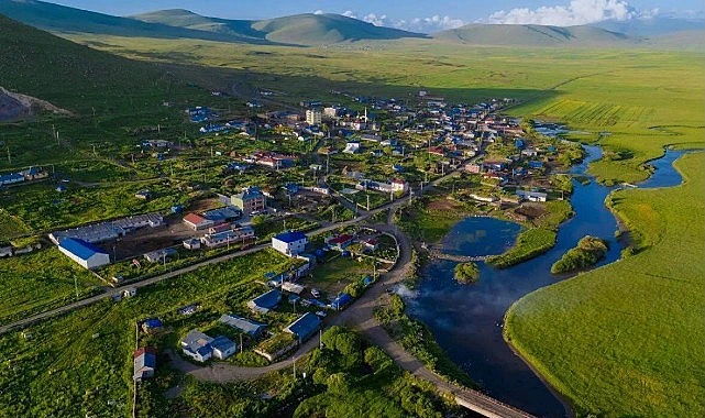 Göle, yağışların ardından yeşile büründü