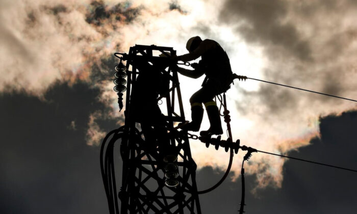 Akdeniz’de aşırı sıcaklar elektrik tüketimine her gün yeni rekor kırdırıyor