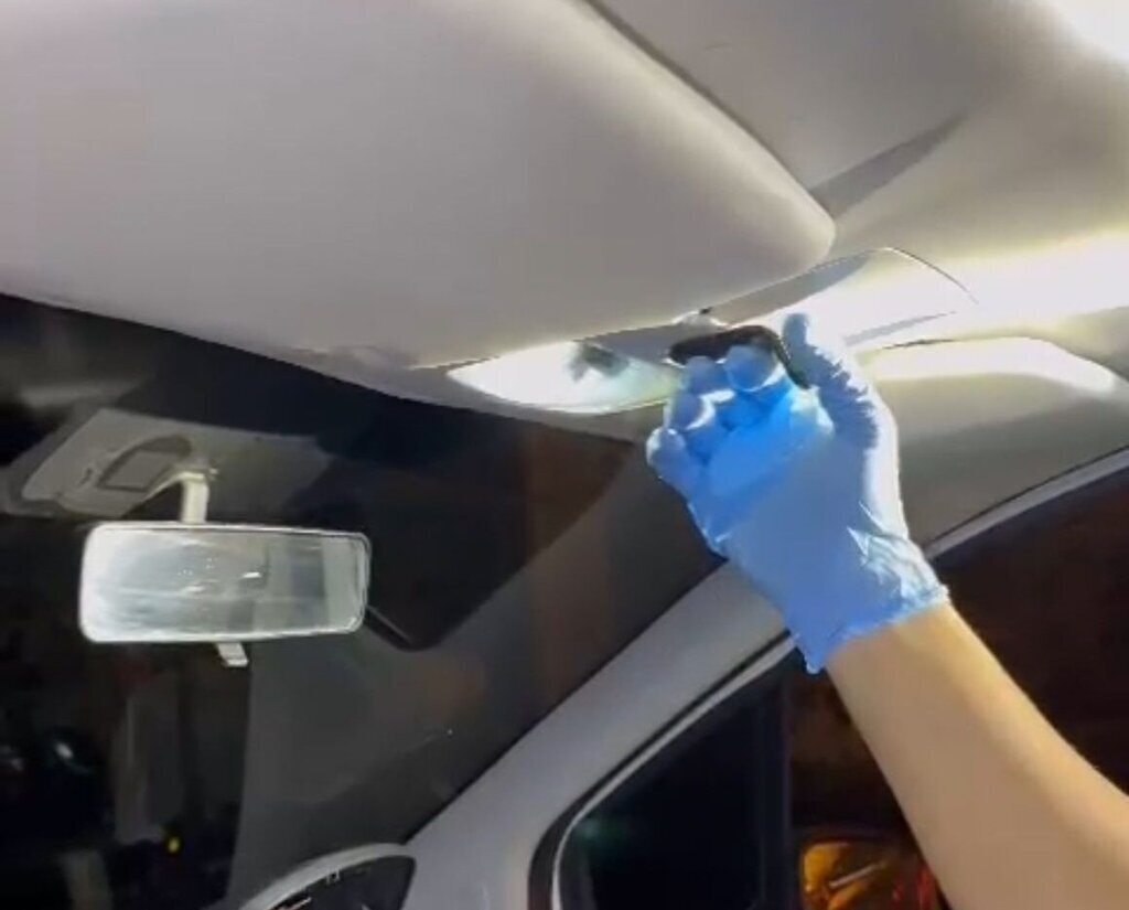 ISTANBUL BESIKTASTA ARACTA MIKNATISLI 356789 98371 e1728295678674