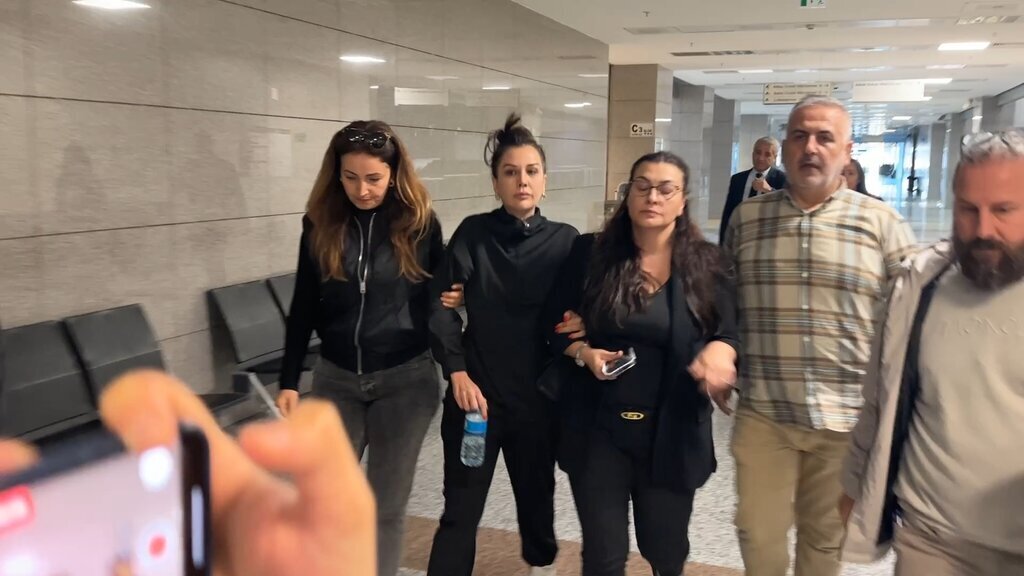 ISTANBUL DILAN POLAT VE SILA DOGU ADLI 382306 105769