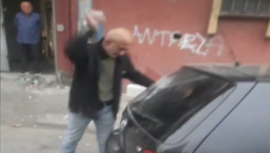 İstanbul - Gaziosmanpaşa'da esnafa küfür edip otomobillere t