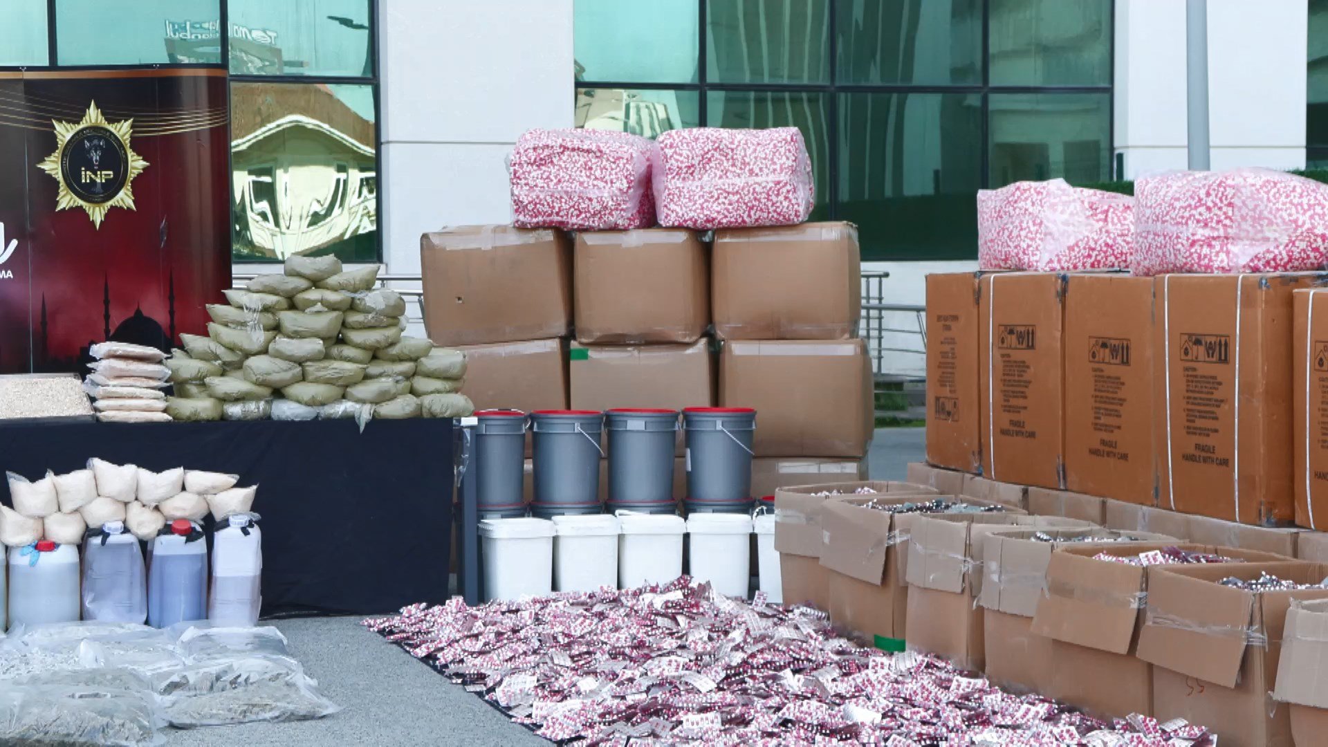 İstanbul- İstanbul merkezli 7 ilde narkotik operasyonu; 186 ki