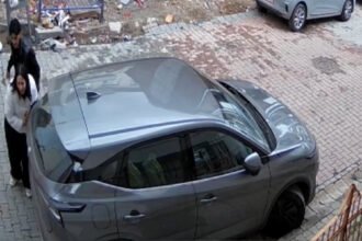 ISTANBUL KAGITHANEDE ESINI SOKAK ORTA 1065153 316063