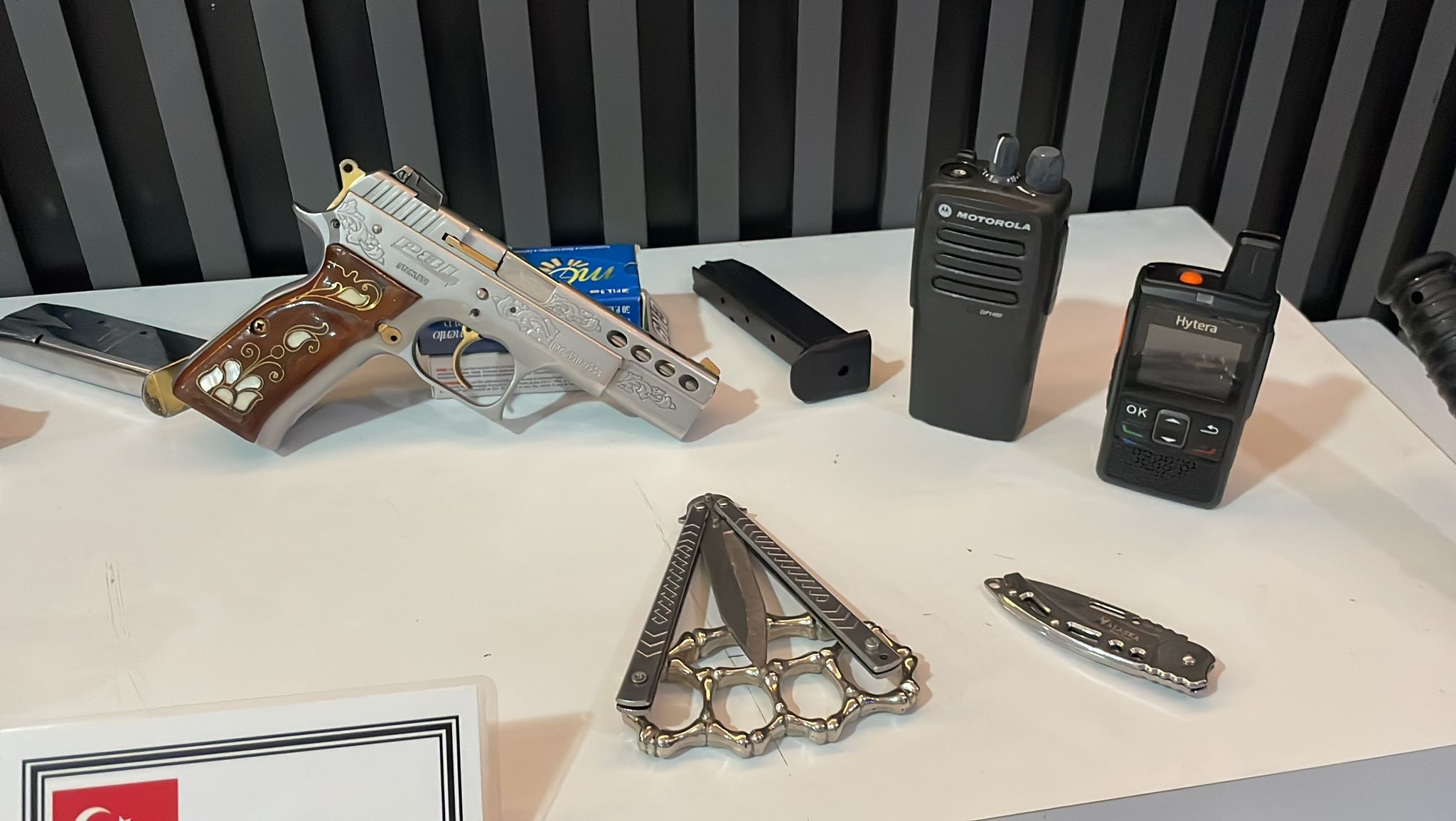 ISTANBUL KENDILERINI POLIS OLARAK TANI 868909 258007