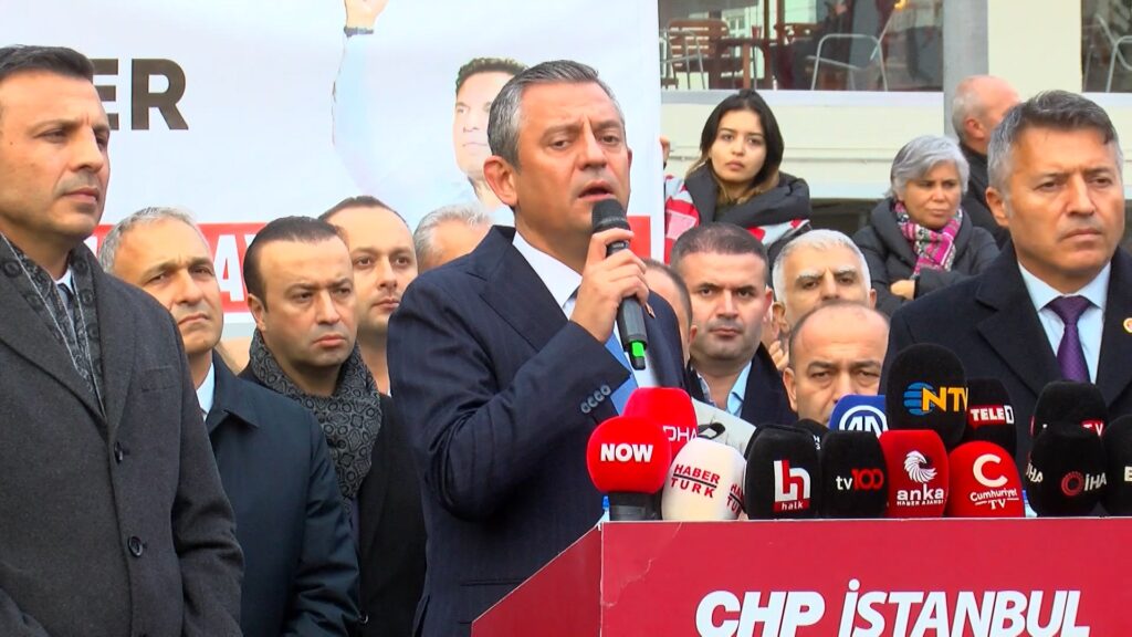 Özgür Özel: Esenyurt’ta demokrasi nöbetine devam etme kararı aldık