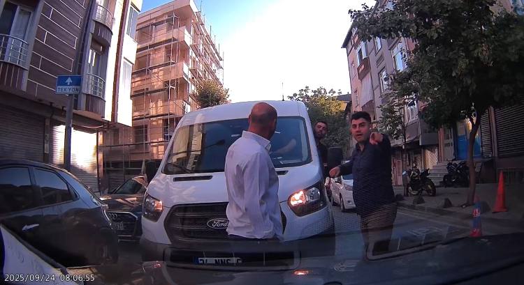 ISTANBUL SULTANGAZIDE SURUCULERIN TER 930783 276474