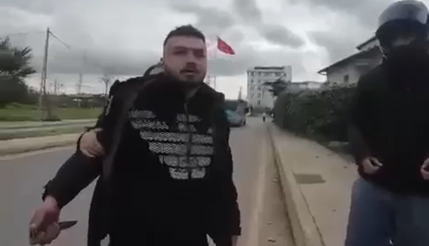 İstanbul- Tuzla’da oyuncak silahla arkadaşlarına şaka yapa