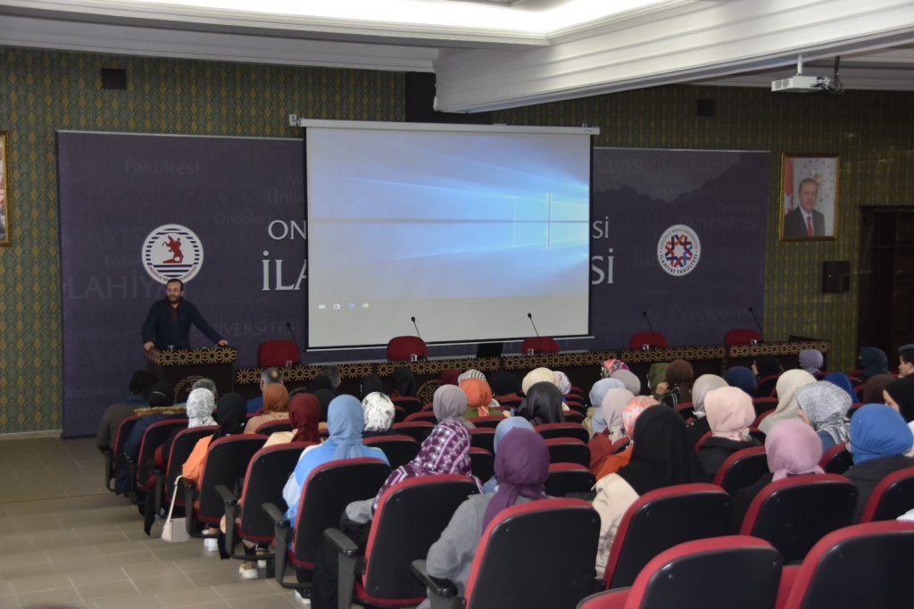 İlahiyat Fakültesi Kariyer Günleri Düzenledi