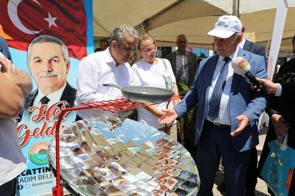 Ilkadim Belediyesi Standina Ogrenciler Yogun Ilgi Gosterdi