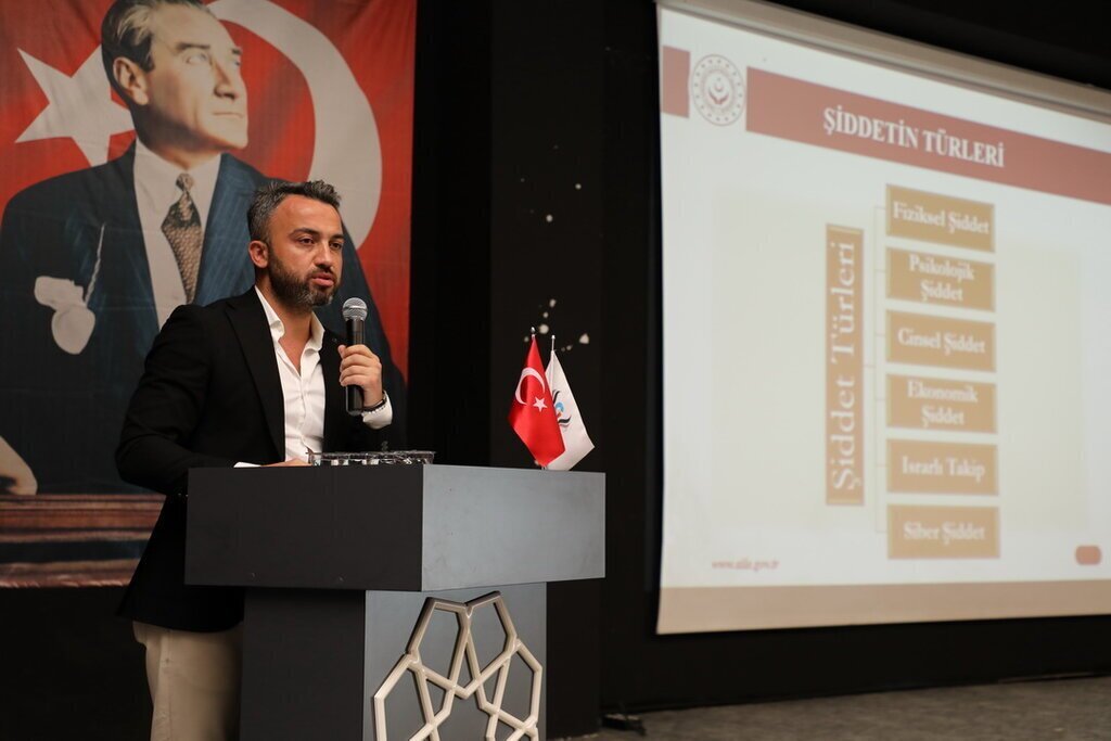 Ilkadimda kadina yonelik siddetle mucadele semineri duzenlendi