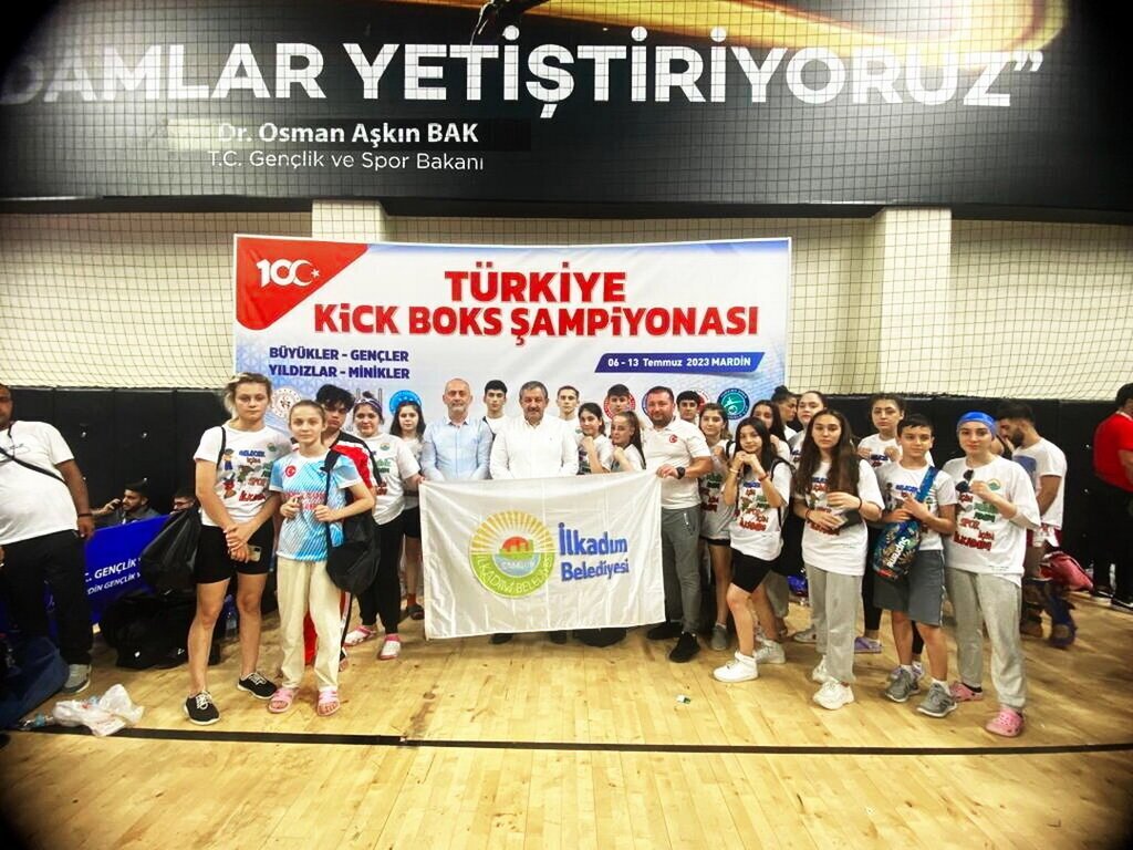 Ilkadimin madalya avcilari is basinda