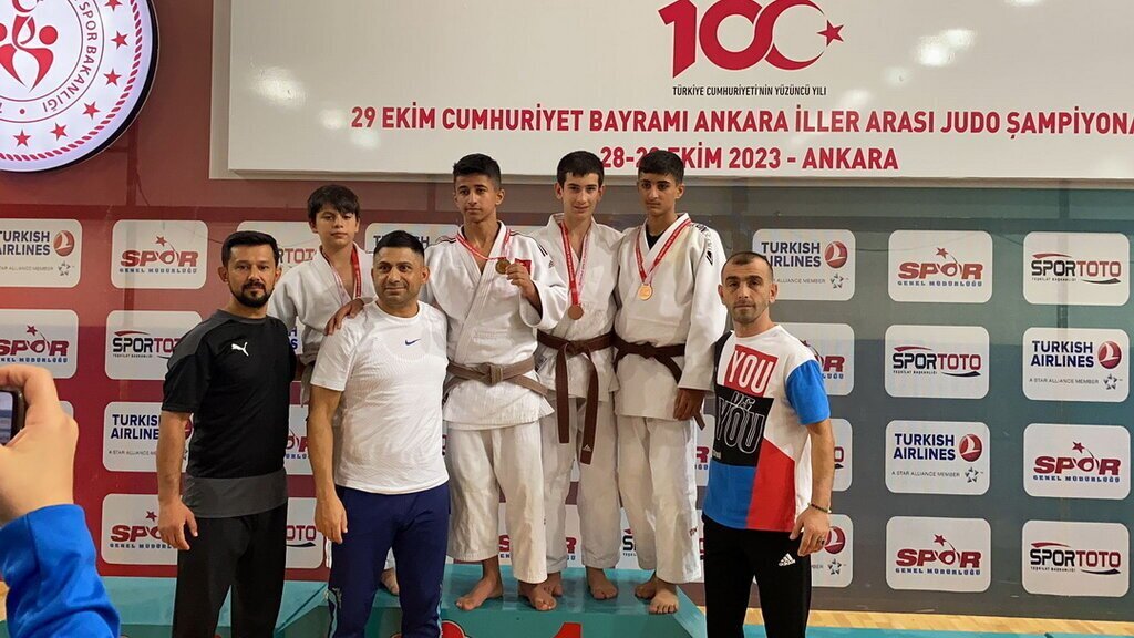 Ilkadimin madalya avcilari