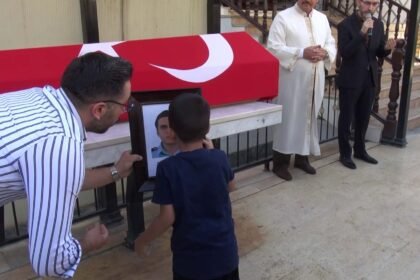 KALP KRIZINDEN OLEN POLIS BABASINI SON Y 926056 275098