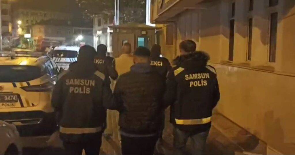 Samsun Vezirköprü’de yapılan operasyonda iki torbacı yakalandı