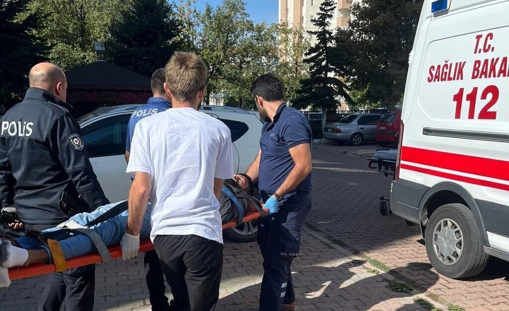 KAYSERI POLISI GORUNCE BALKONDAN ATLAYAN 362676 100158 e1728556479550