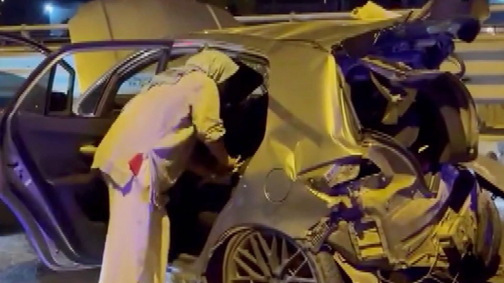 Kaza geçiren hemşirenin kalp masajıyla hayatta tutmak istedi.