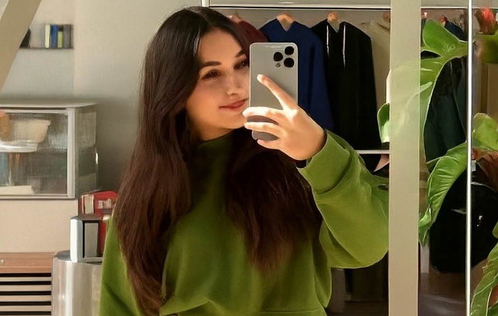 KENDISI-ILE-KONUSMAK-ISTEMEYEN-SULTANI-_1061360_315001~2