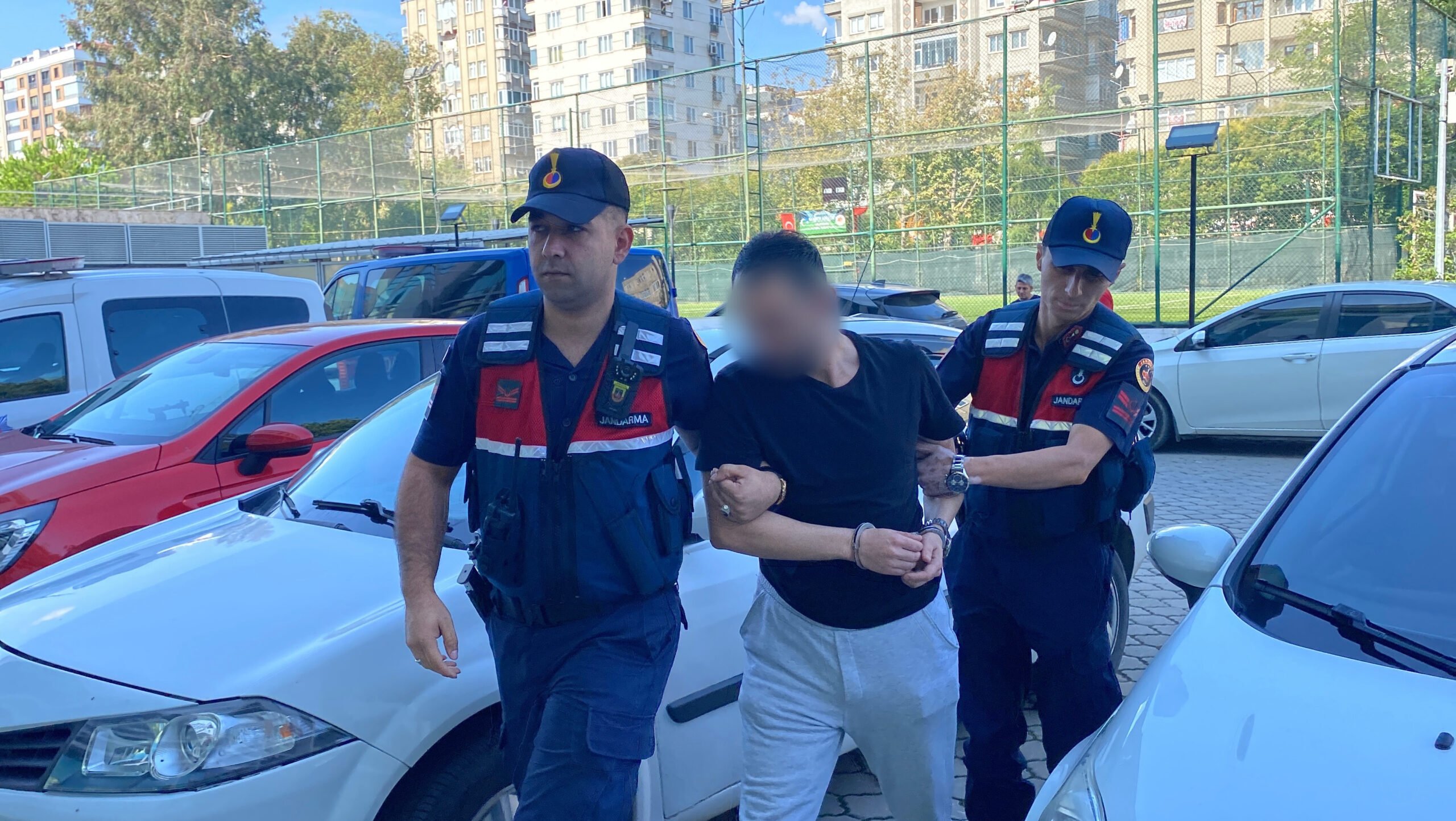 Kız kardeşini darbeden şüpheliye gözaltı