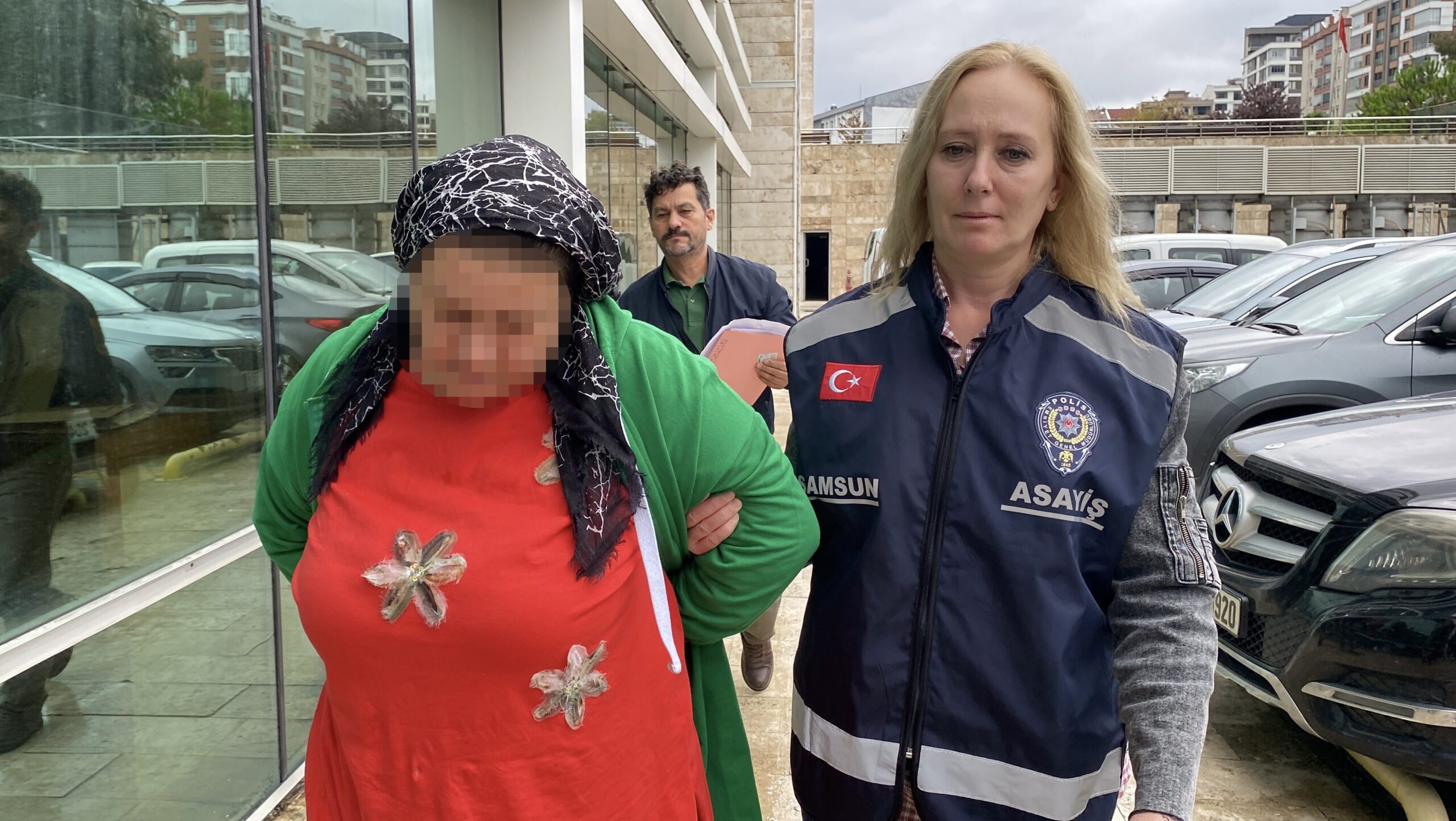 KOMSUSUNUN-EVINDEN-CALDIGI-ALTINLARI-KUY_938156_278578