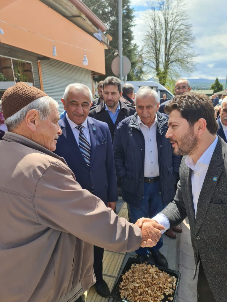 Karkucak’a ilçelerde destek devam ediyor