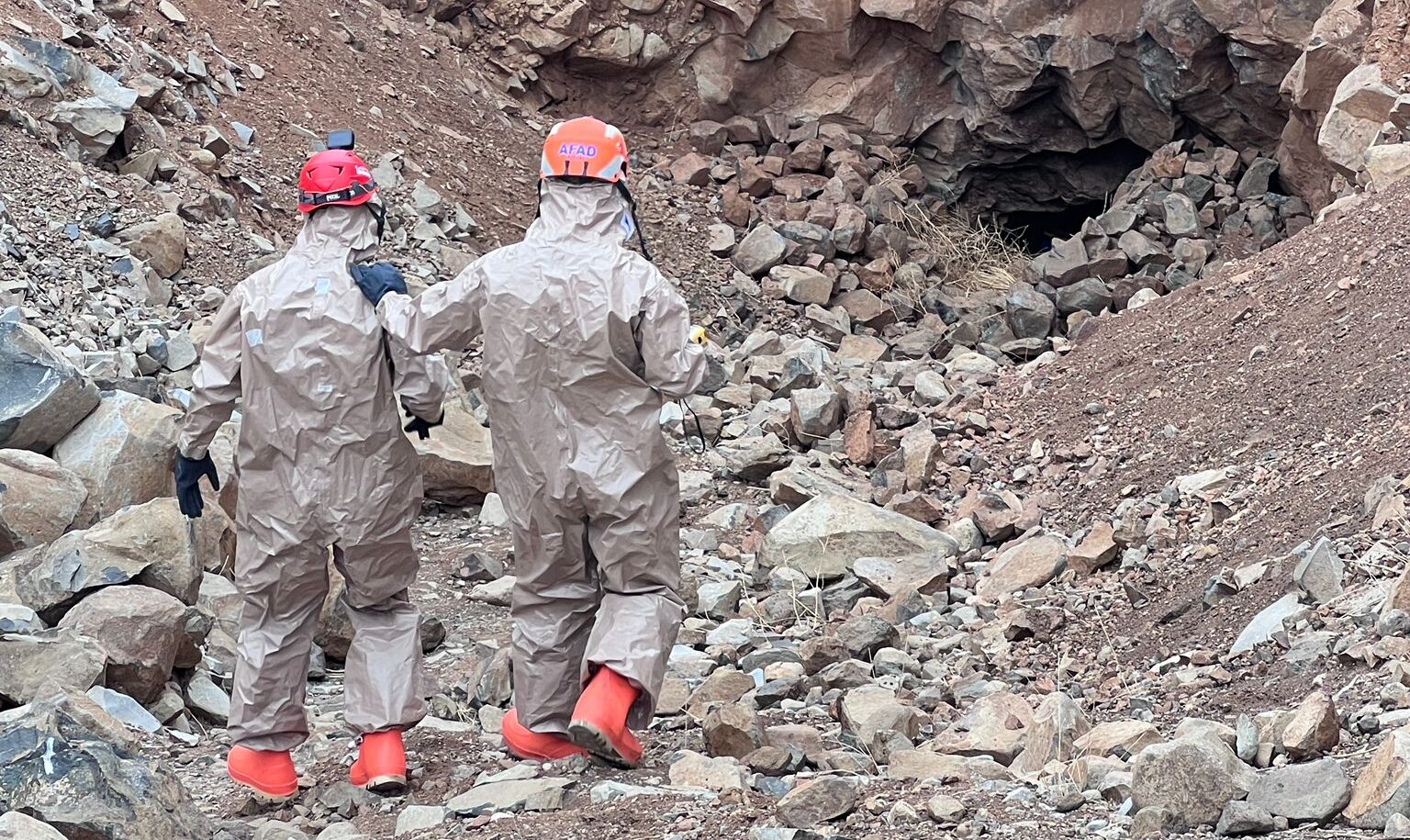 Mağarada jeneratör gazından zehirlenip öldü