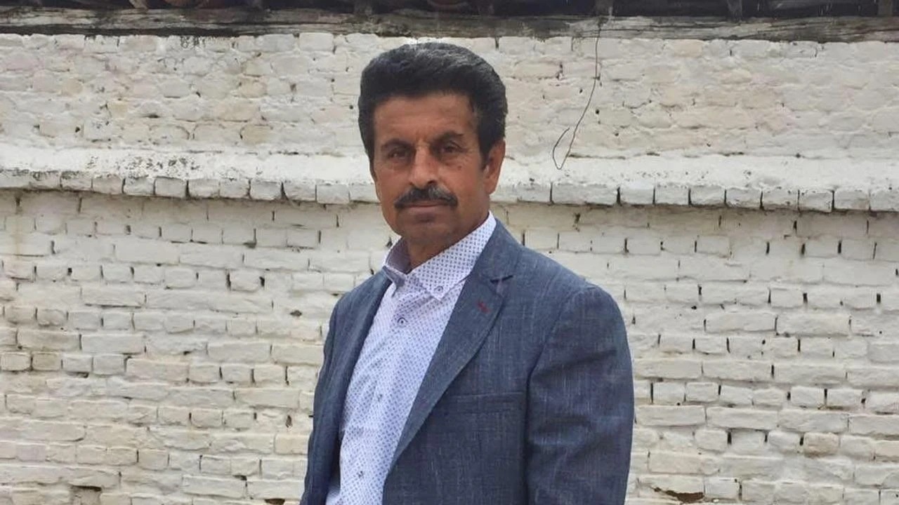 MAHALLE MUHTARI KENDINI ZEYTIN AGACINA 896227 266234