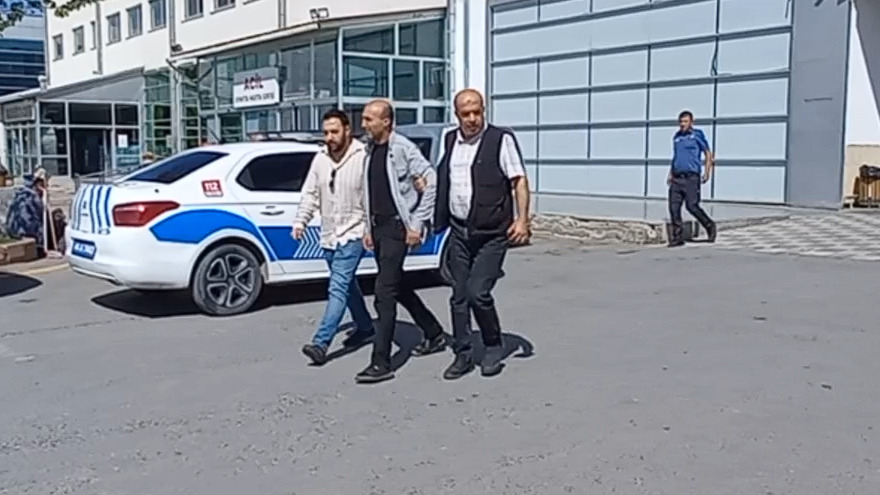 Boşanma aşamasındaki eşini öldürüp, polise teslim oldu