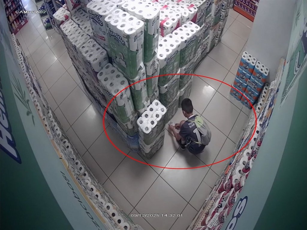 MARKETTEKI KAGIT HAVLULARI TUTUSTURAN 10 914021 271570