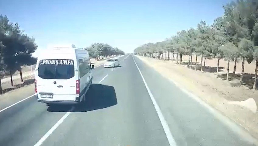 MINIBUSLE OTOMOBILIN CARPISTIGI 1 KISIN 943603 280248