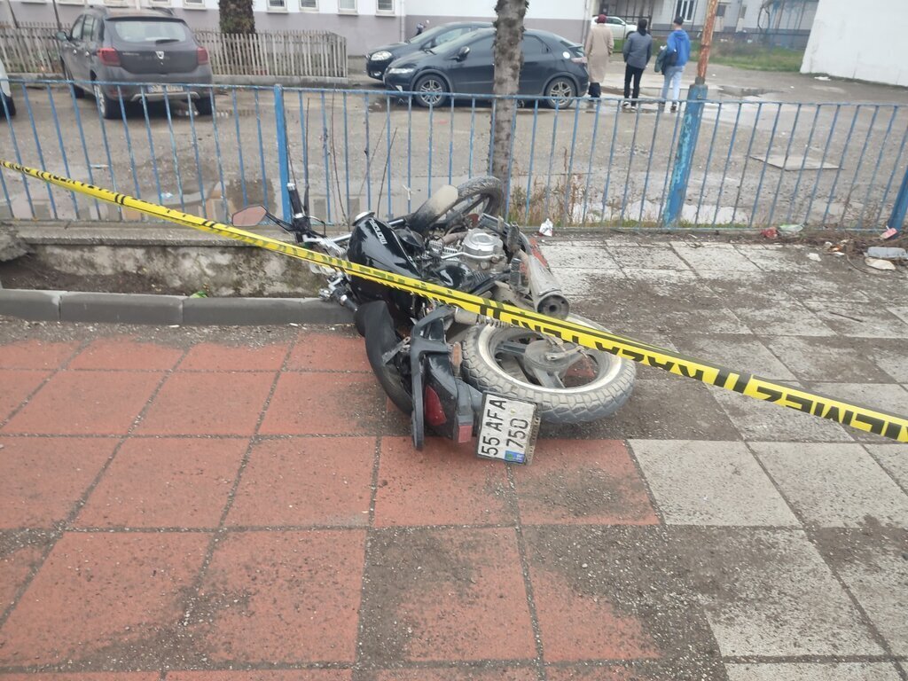 MOTOSIKLET HAFIF TICARI ARACA CARPTI I 520957 154254